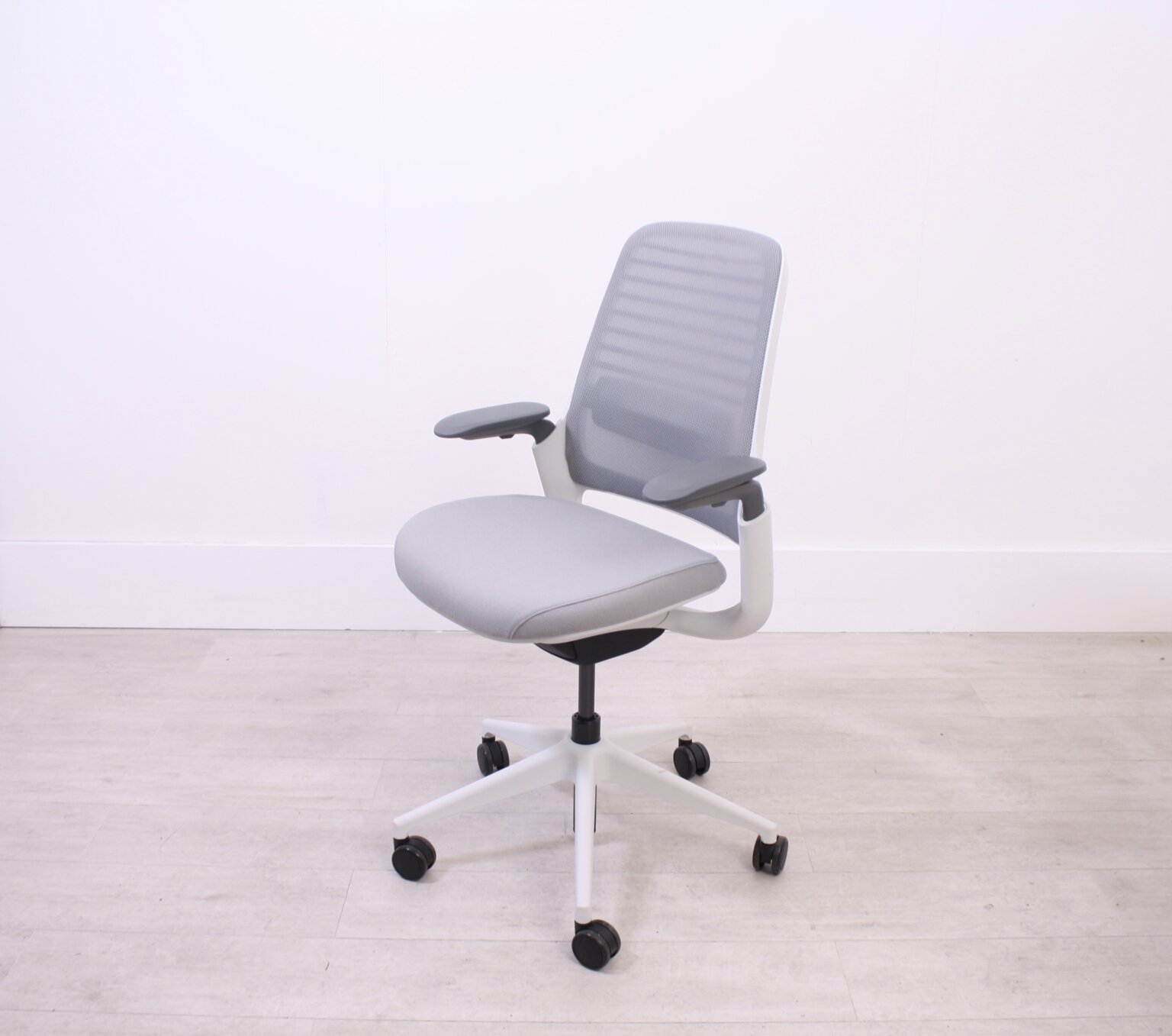 Steelcase Series 1 Task Chair StudioModern