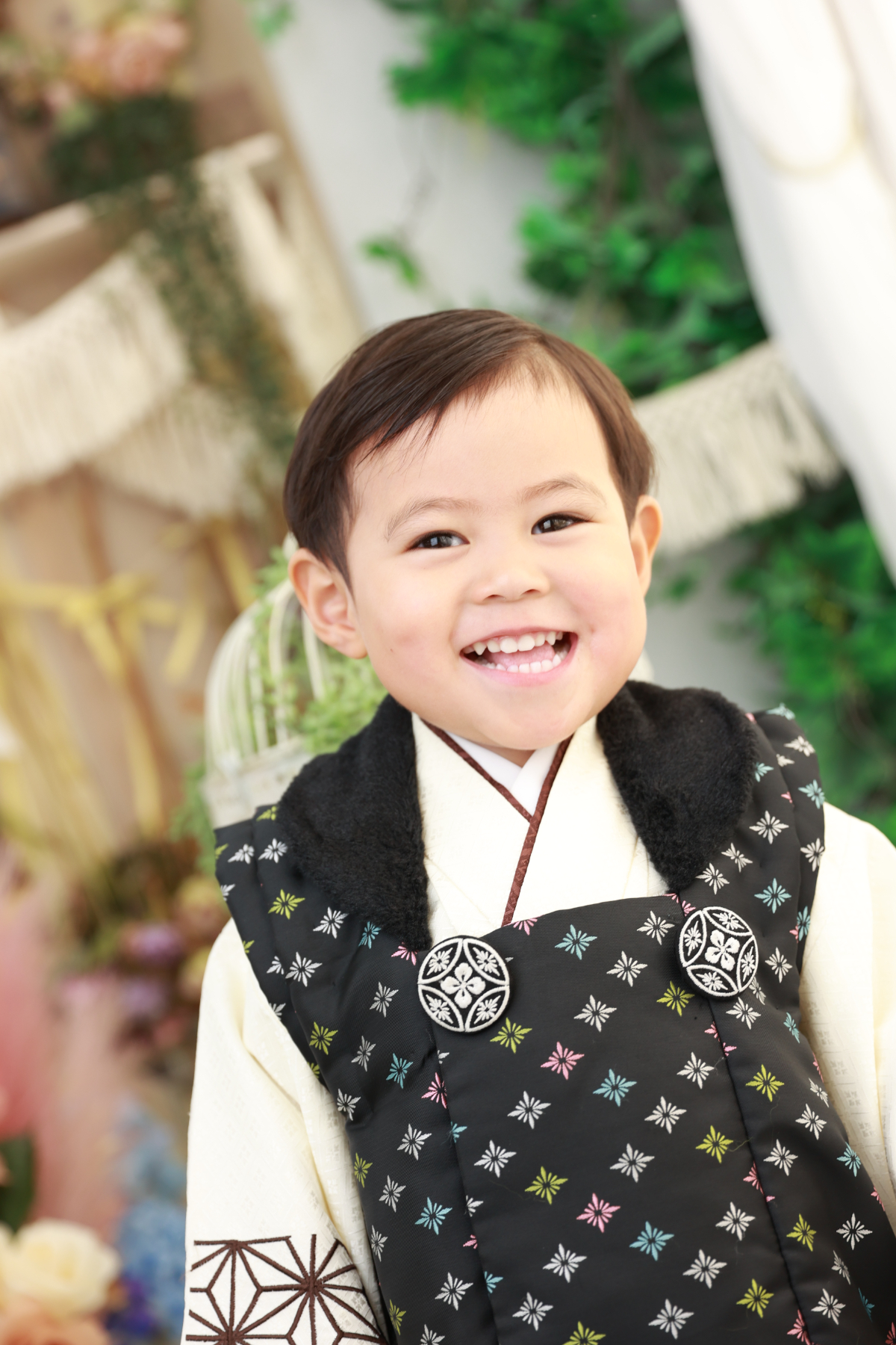 【3歳男の子の七五三】被布スタイルってどうなの？特徴・魅力・着こなし例を紹介！ スタジオもなみコラム記事