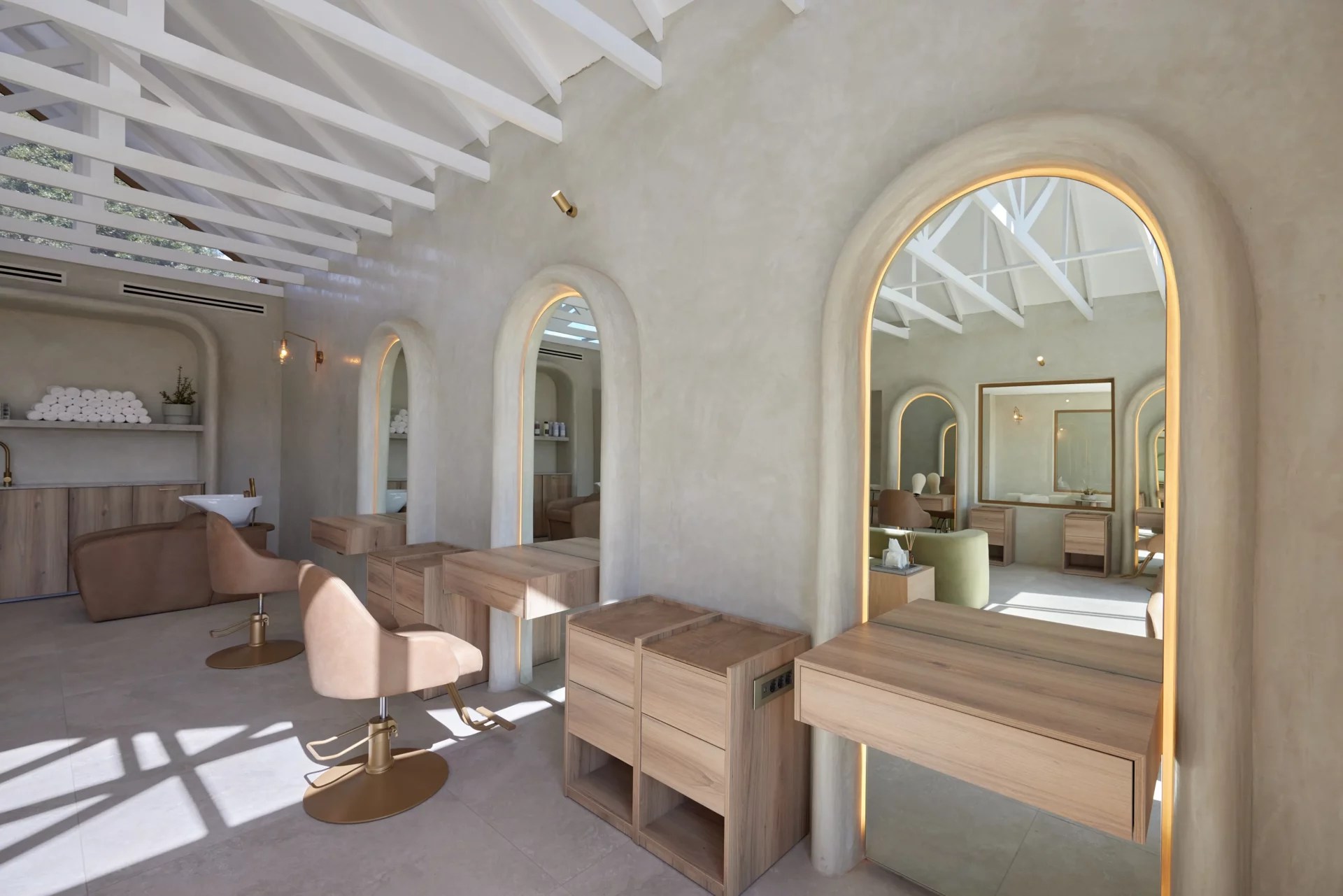 About Studio R Salon Women's Hair & Wig Salon in JHB