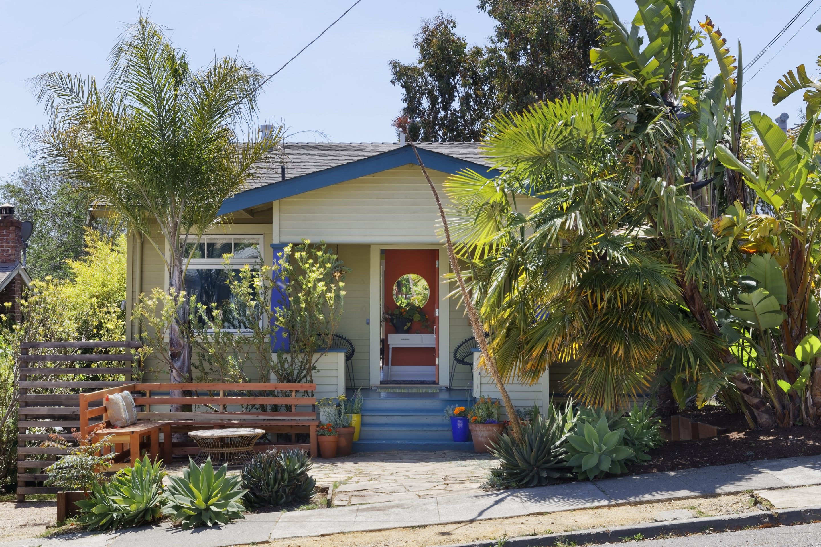 Tropical Modern Bungalow, Oakland Studio Saha