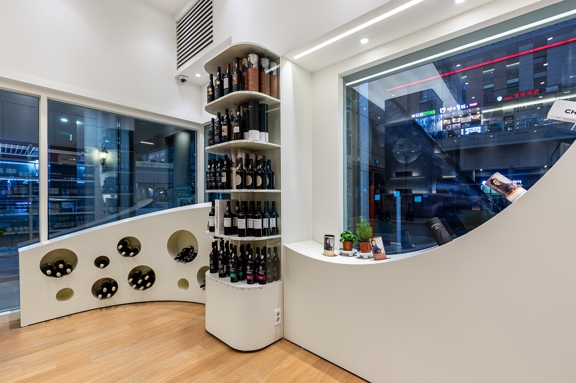 Vanguard Wine Merchants 스튜디오럭스 STUDIO LUX