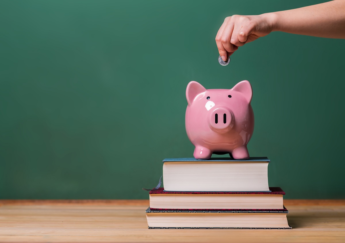 6 Ways for College Students to Earn Extra Cash