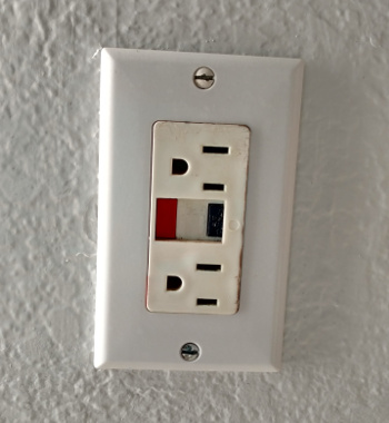 Electric Shock Prevention: Precautions & Equipment | Study.com