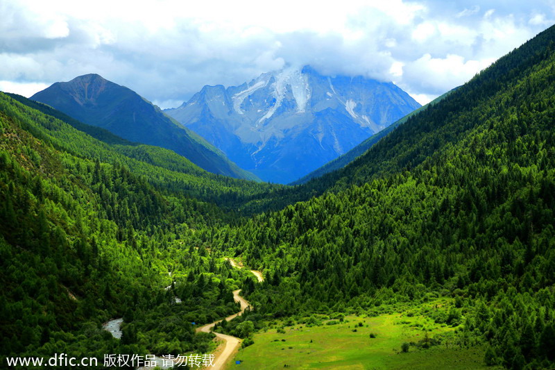 Top Ten Routes For a Road Trip Travel in China Study In China