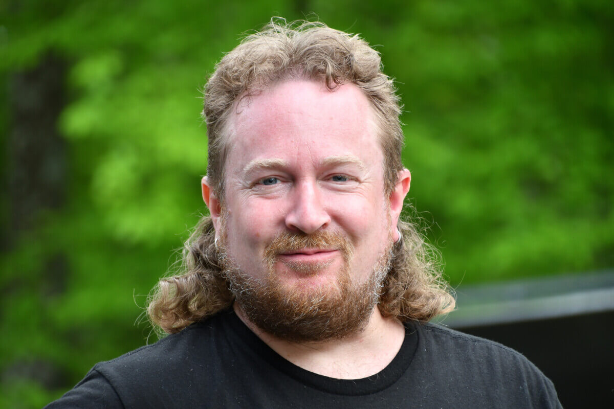 Return of the mullet? 1 in 5 men want to BRING BACK the hairdo disaster!