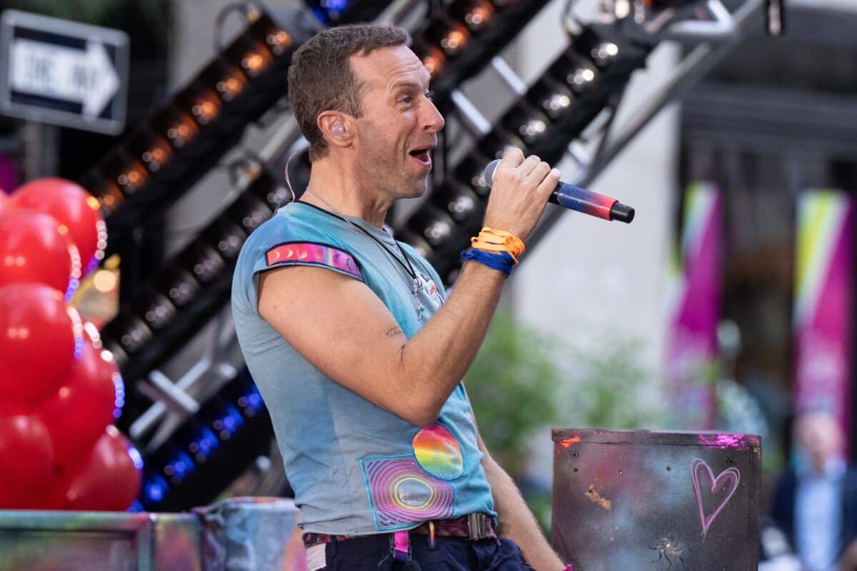 How Should A Company Deal With A Scandal Like The Coldplay Kiss Cam? Here’s What We Learned