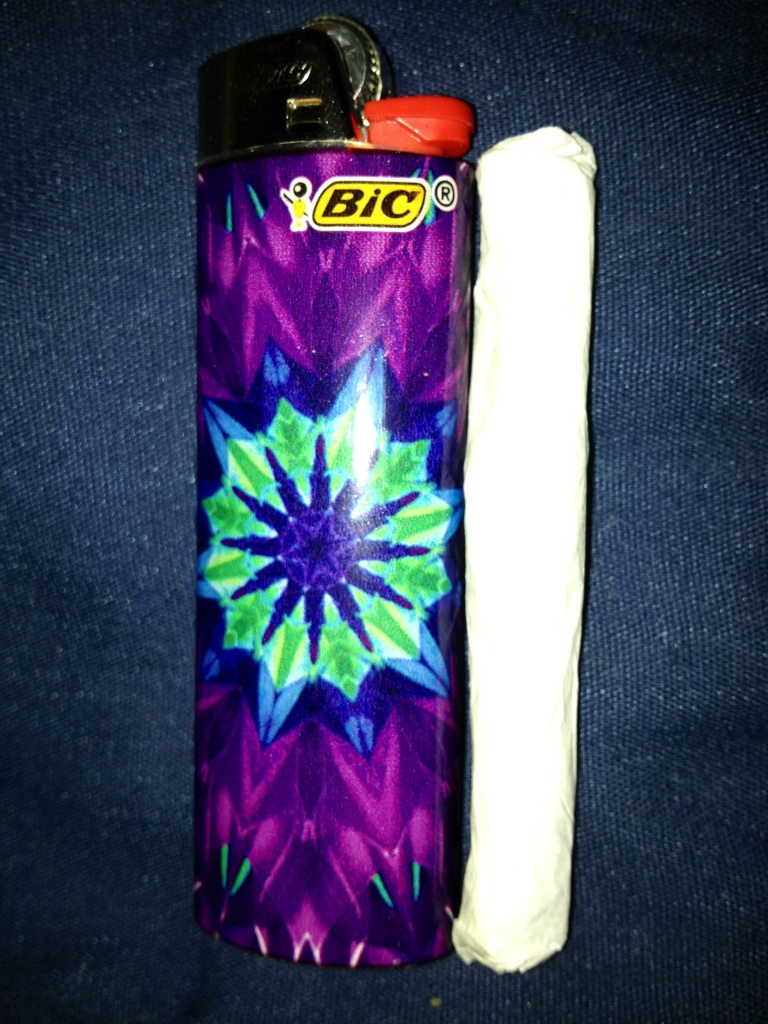 bic lighter and joint STUFF STONERS LIKE