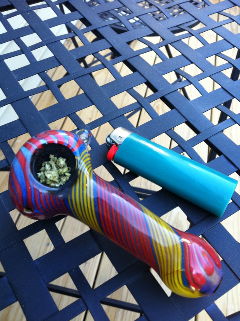 glass marijuana pipe filled with weed STUFF STONERS LIKE