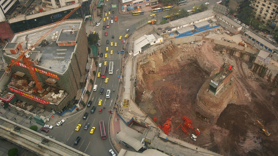 Unbelievable “nail houses” around the world