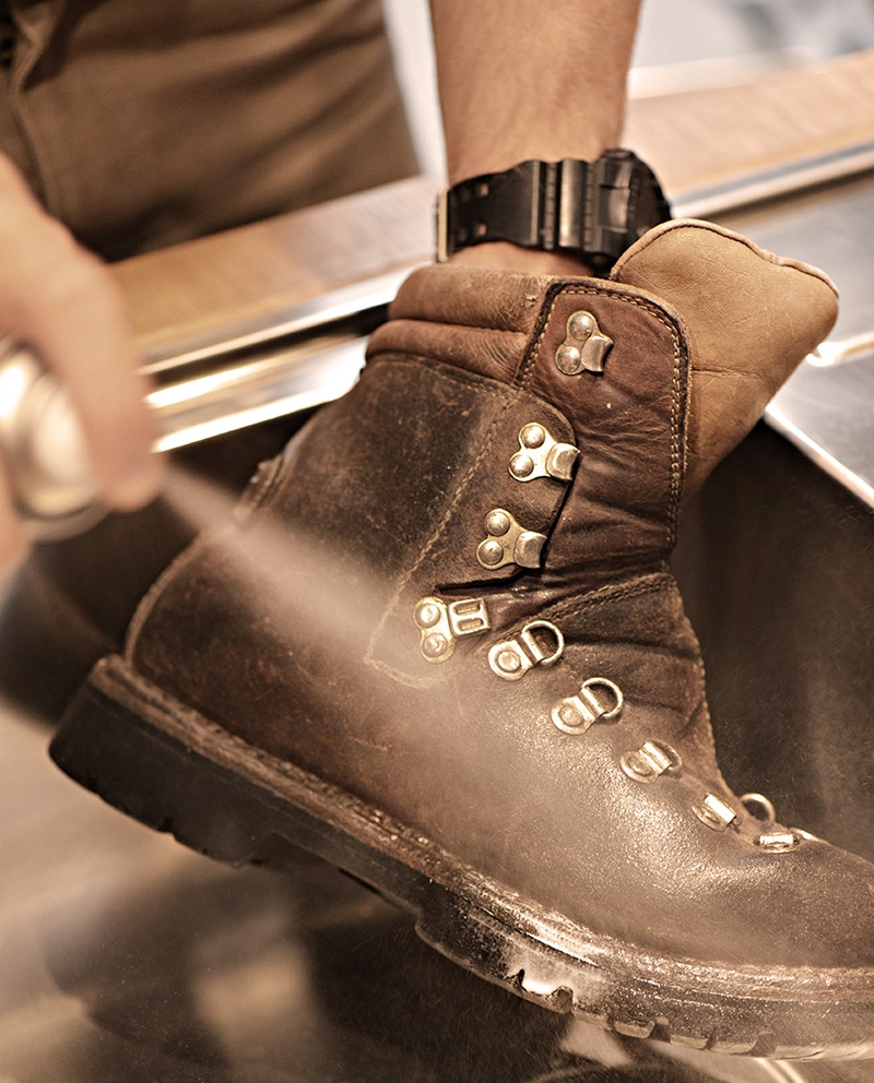 Wagen Abzeichen Spatz meindl gore tex schuhe pflegen Kriminalität