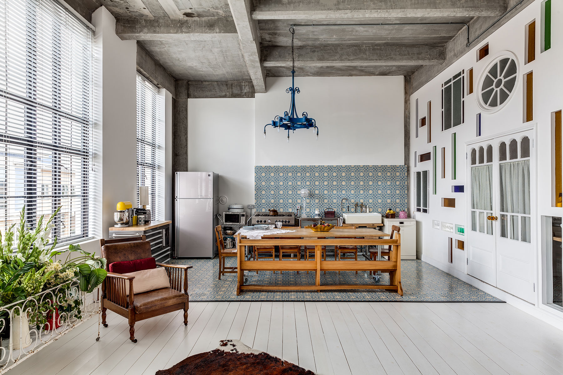 A STUNNING LOFT IN LONDON SET IN AN ART DECO BUILDING THE STYLE FILES