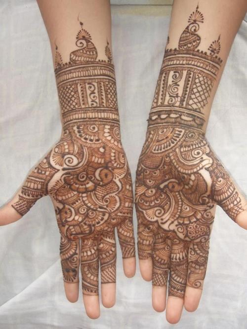 Beautiful Indian Mehndi Design For Girls 8