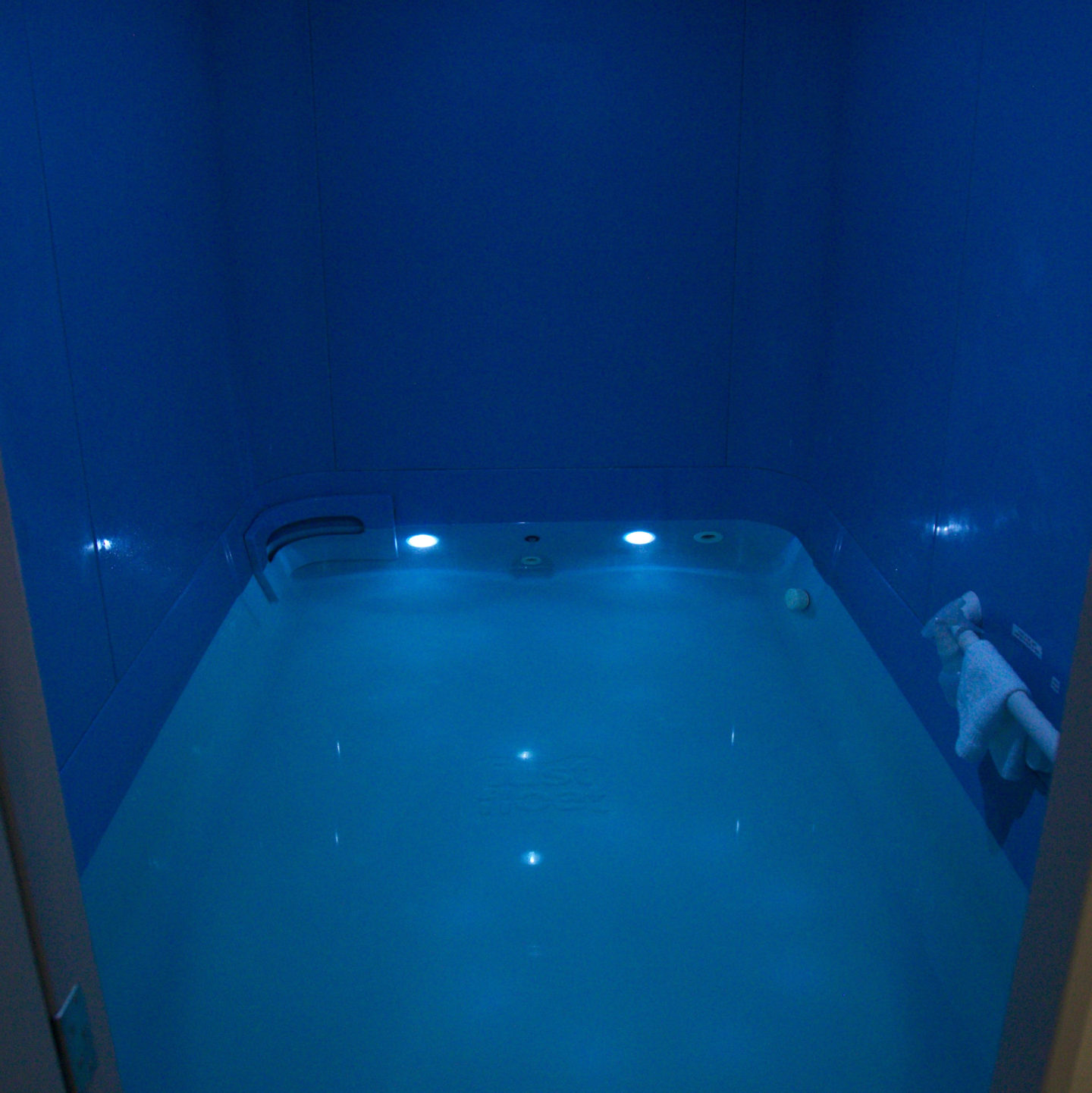 Float Tank Therapy & Sensory Deprivation Benefits Style Blogger