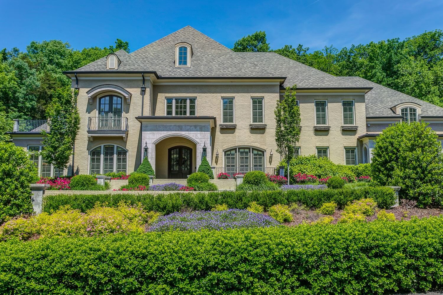 Peek Inside a Former Tennessee Titan's Sophisticated Family Home