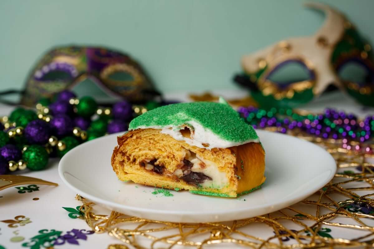 8 King Cakes to Order for Mardi Gras Season