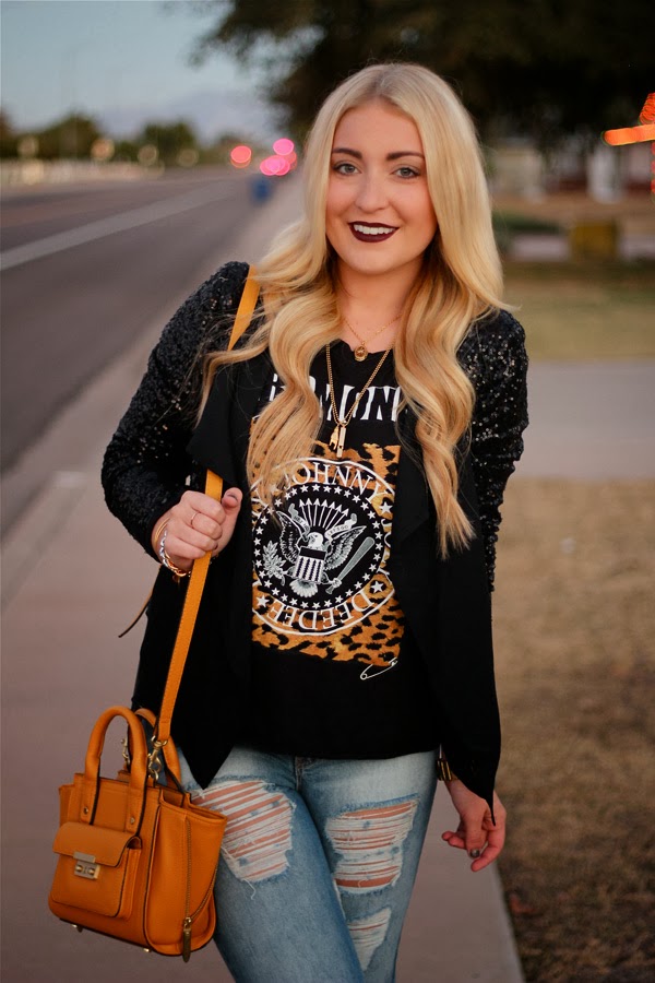 21 Ways to Wear Vintage Tees StyleCaster