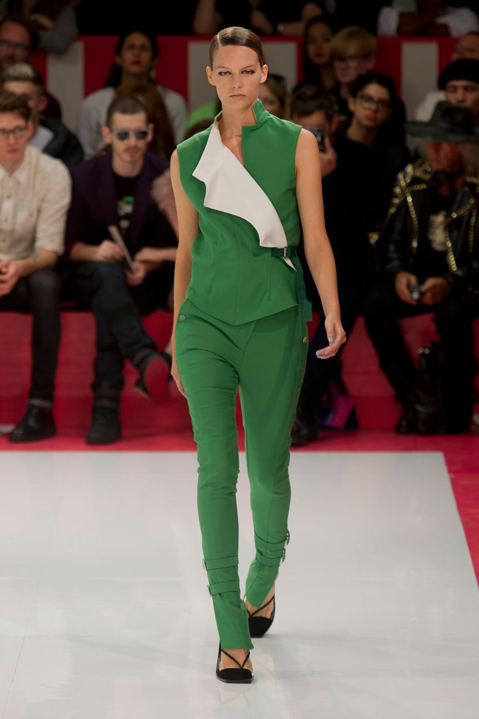 12 Emerald Green Looks Straight From Spring 2013 Runways