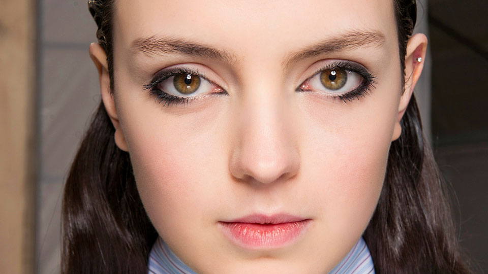 5 Tips to Applying and Wearing Bottom Eyeliner StyleCaster