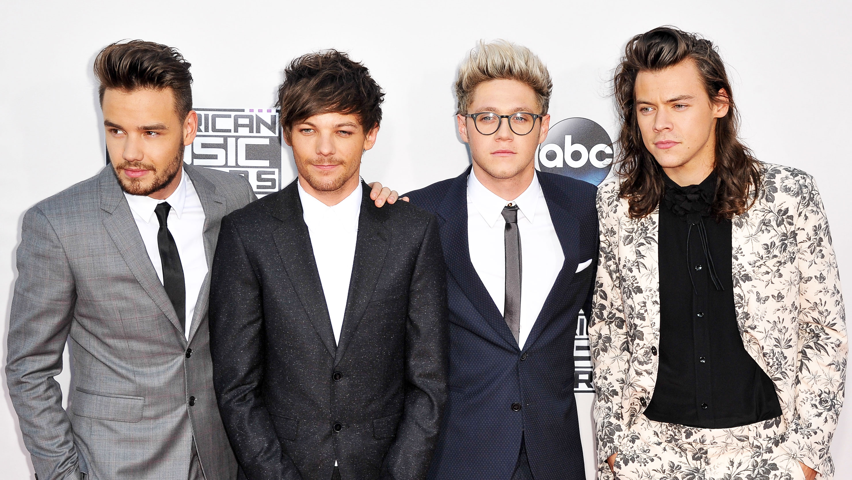 One Direction Fans React to Rumors the Band’s Breaking Up StyleCaster