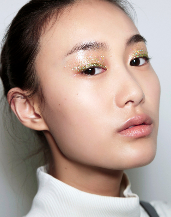 10 Ways to Wear Glitter Eyeshadows StyleCaster