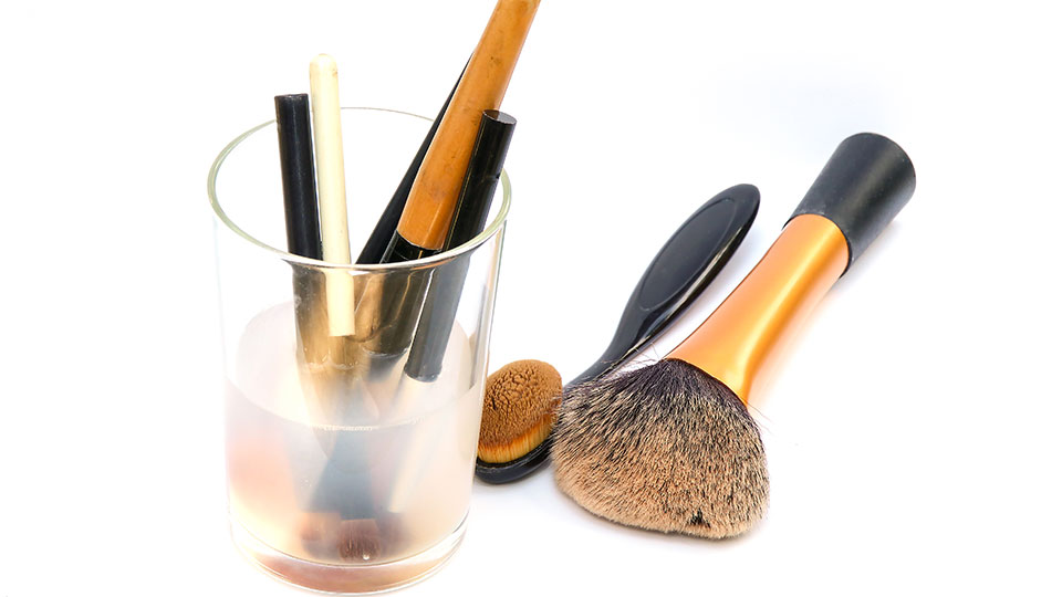 Reddit User Finds New Way to Clean Makeup Brushes StyleCaster
