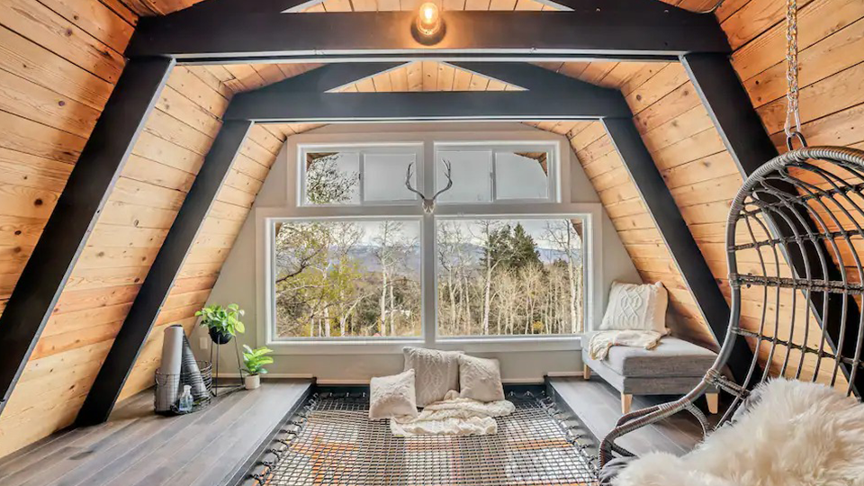 Cozy Cabins on Airbnb 2023 Book These 7 Winter Getaways StyleCaster