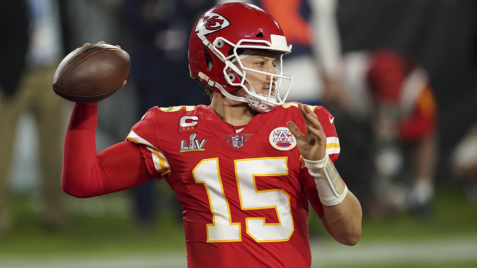 Patrick Mahomes Diet, What Does He Eat? Food List, Meal Plan, Recipes
