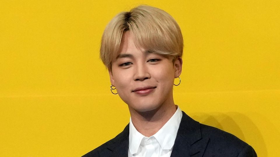 BTS Jimin LookAlike Oli London Got Surgeries to Look Like Him Photos