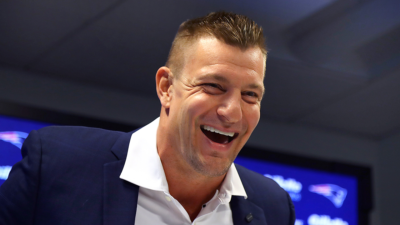 Rob Gronk Gronkowskis Net Worth How Much He Made From New Years