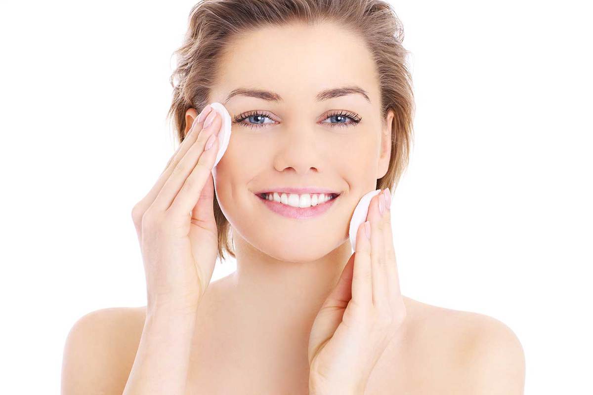 How To Remove Sunscreen From Your Face Even Without