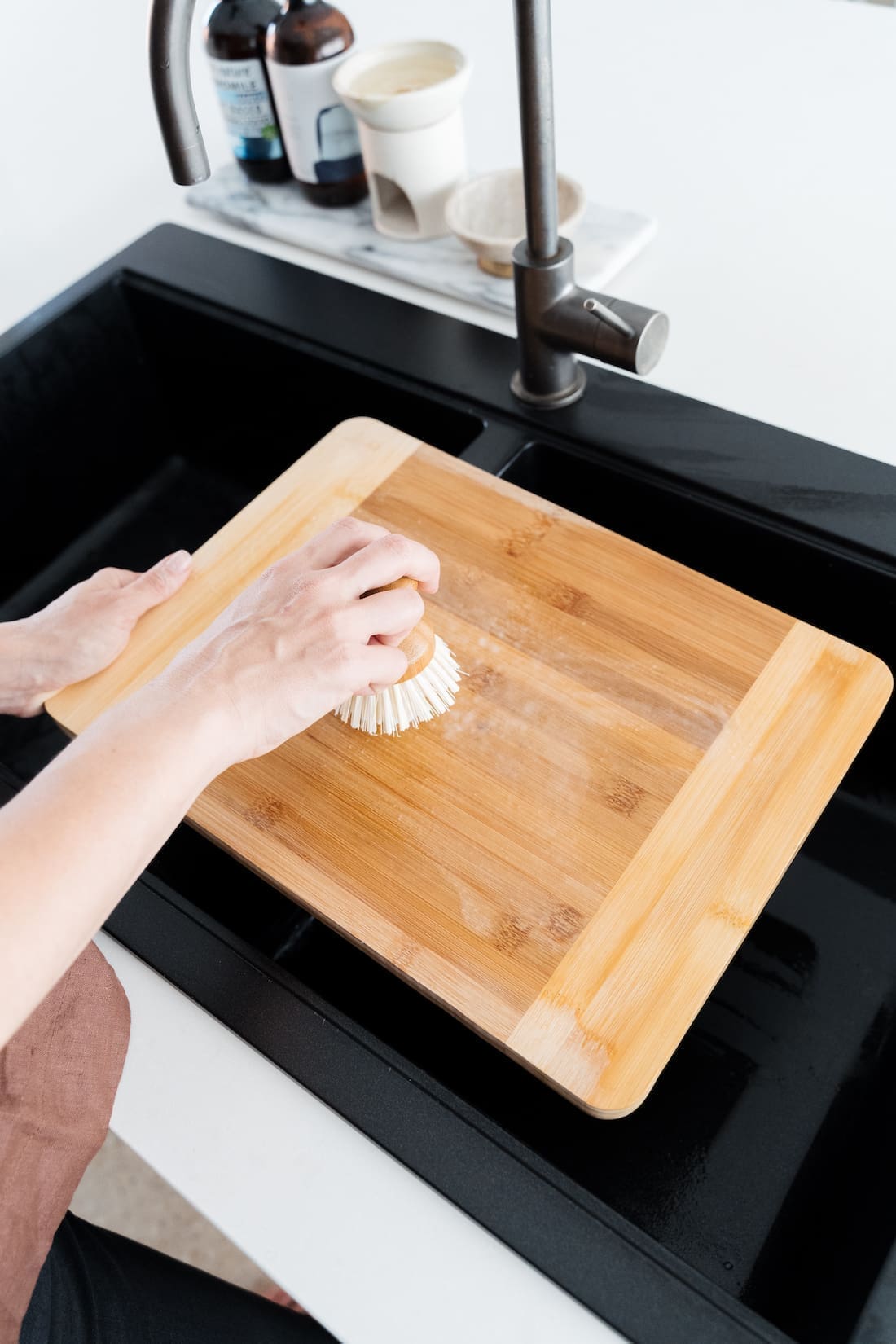 How to deep clean a cutting board... naturally! Style Curator