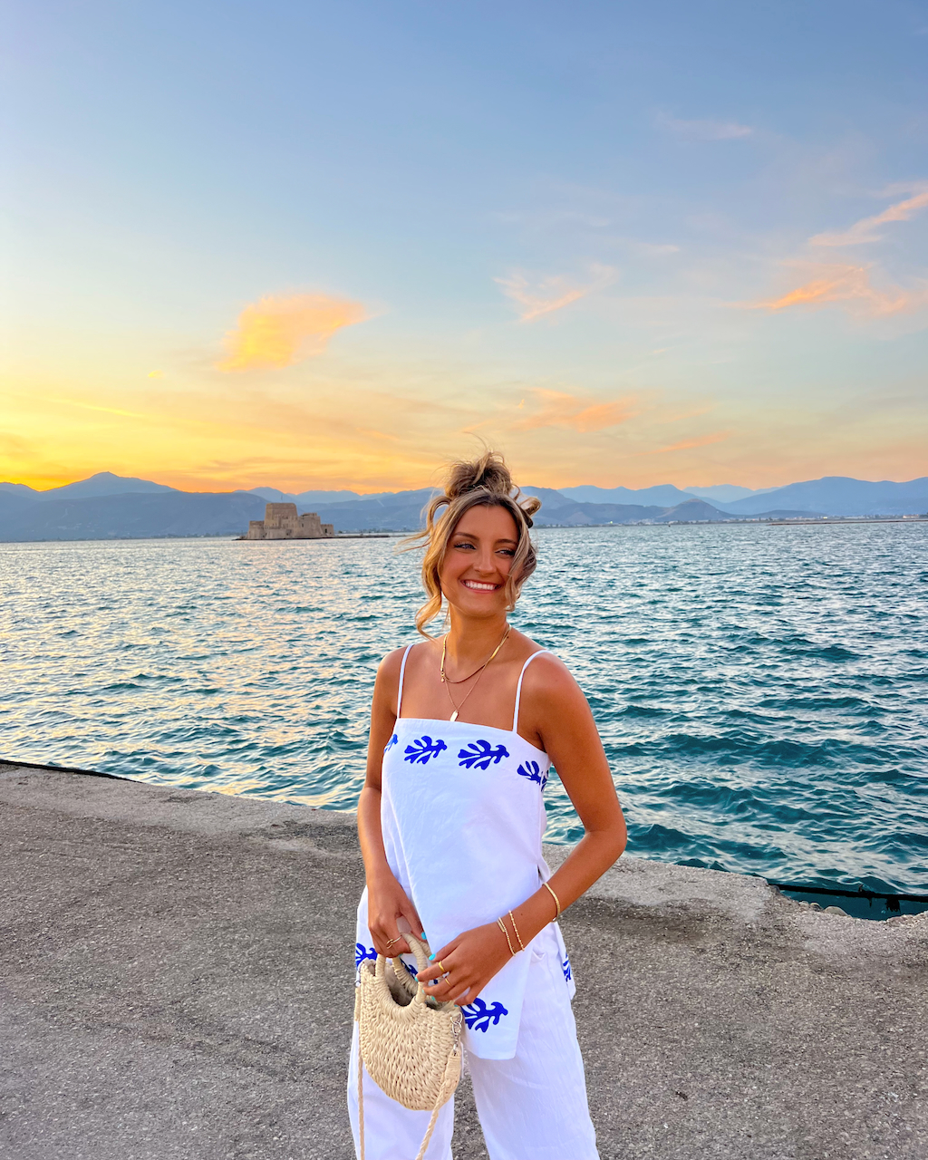 Greece outfit ideas, What to wear in greece, what to wear in Mykonos