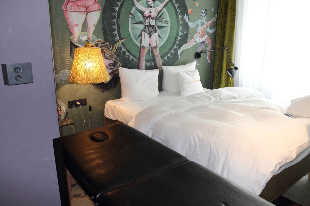 URBAN MASSAGE Style Over Function