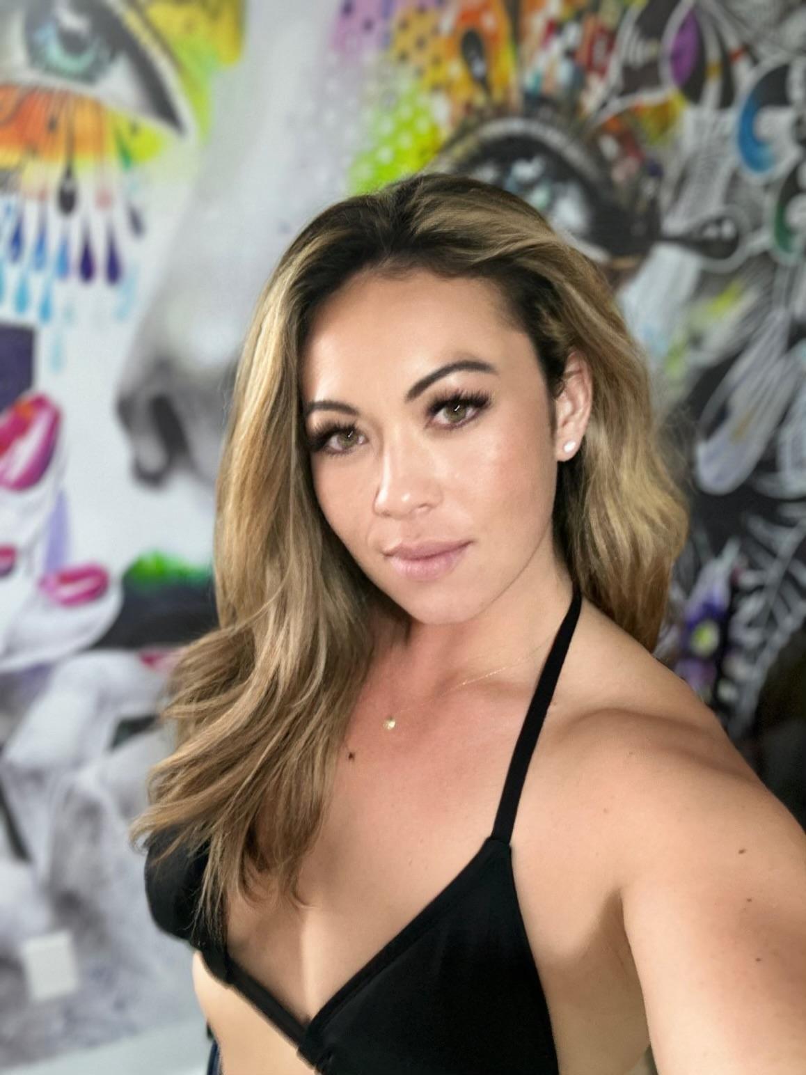 Jade Li (u/HotwifeJadeLi) - Reddit