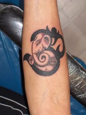 25 Indian Spiritual (ॐ) Om Tattoo Designs 2021 | Styles At Life 450_x_337_webp