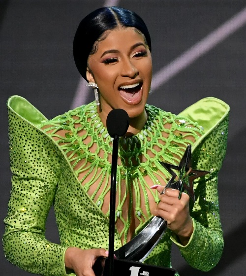 18+ Hottest Piercings Celebrities in the World (Navel, Lips Etc,.)