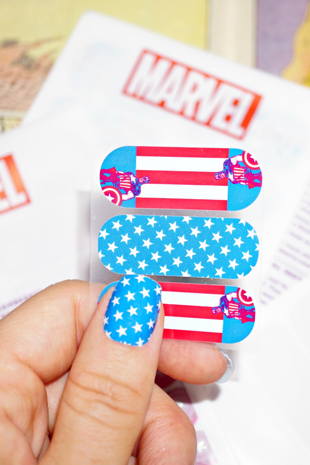 HowTo Marvel Superhero Nails
