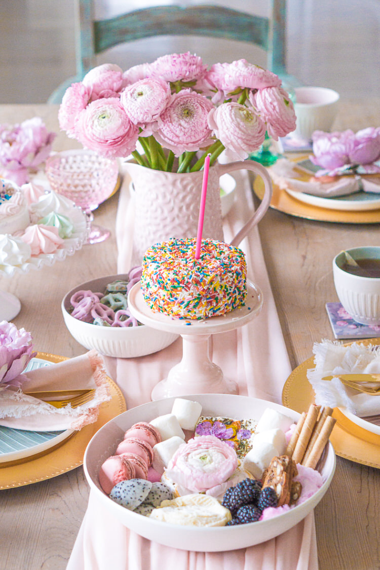 Table Setting Idea Pink Peony Dessert Table Decor by Villeroy & Boch