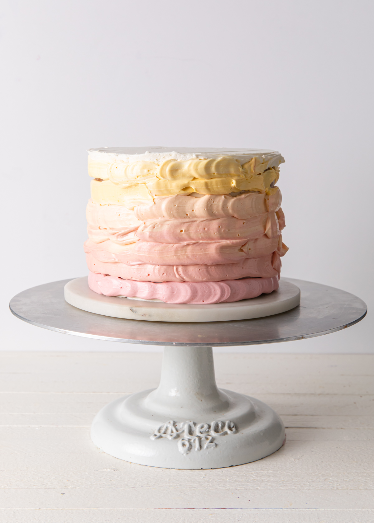 15+ ombre cake decorating để tạo ra những kiệt tác màu sắc