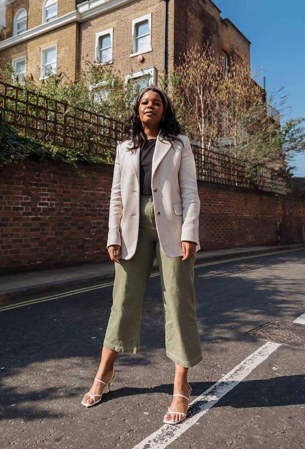 19+ Chic Blazer Outfits That Prove You Need One In Your Closet!