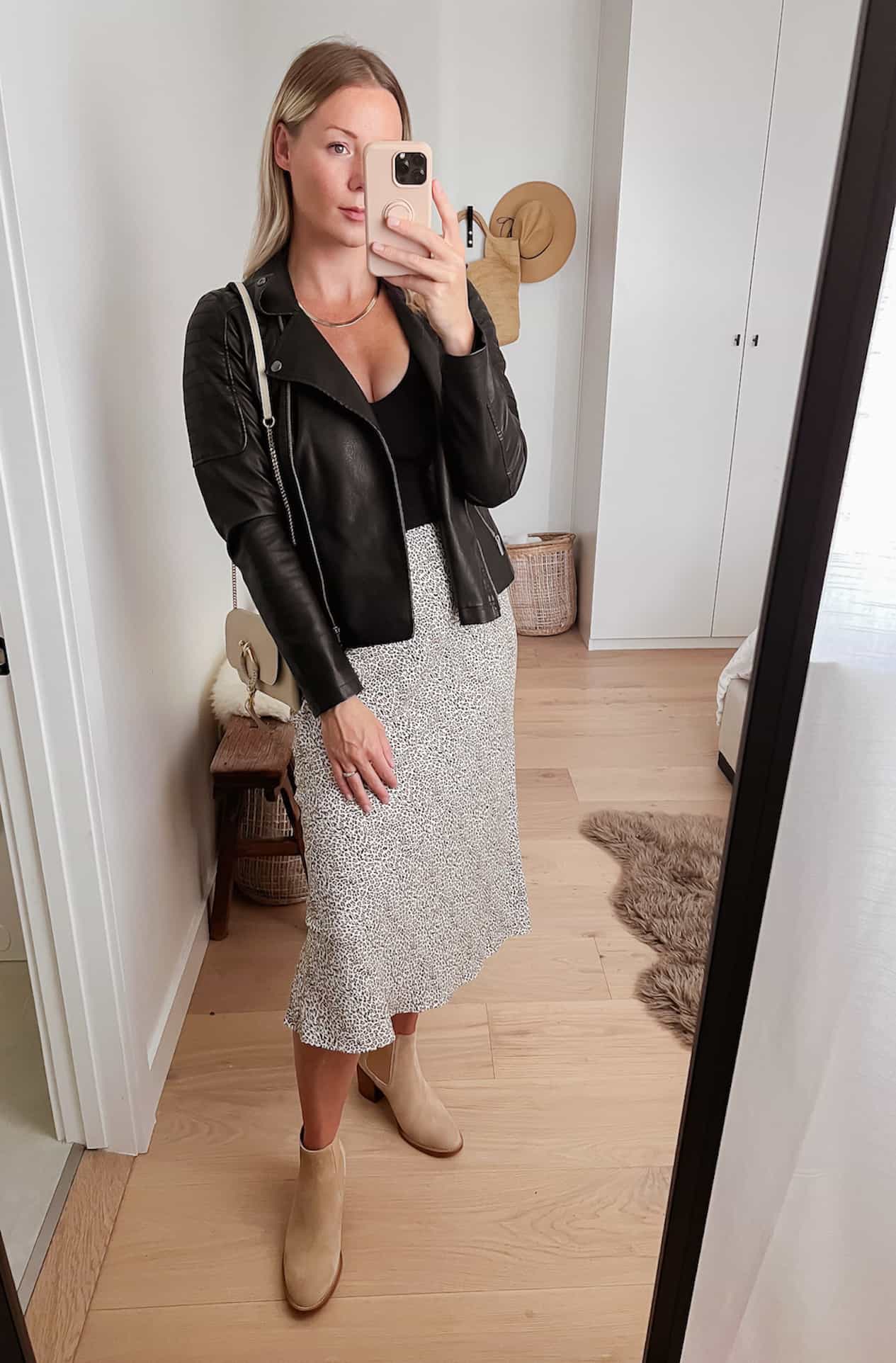 20+ Chic Fall Date Night Outfits You’ll Feel Amazing In! (2023)