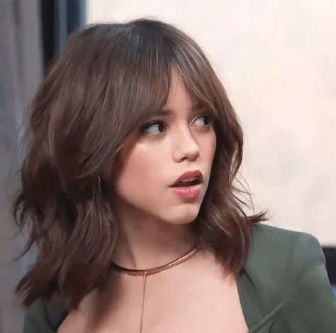 Jenna Ortega Haircut: Styles For Her Signature Look - 2025