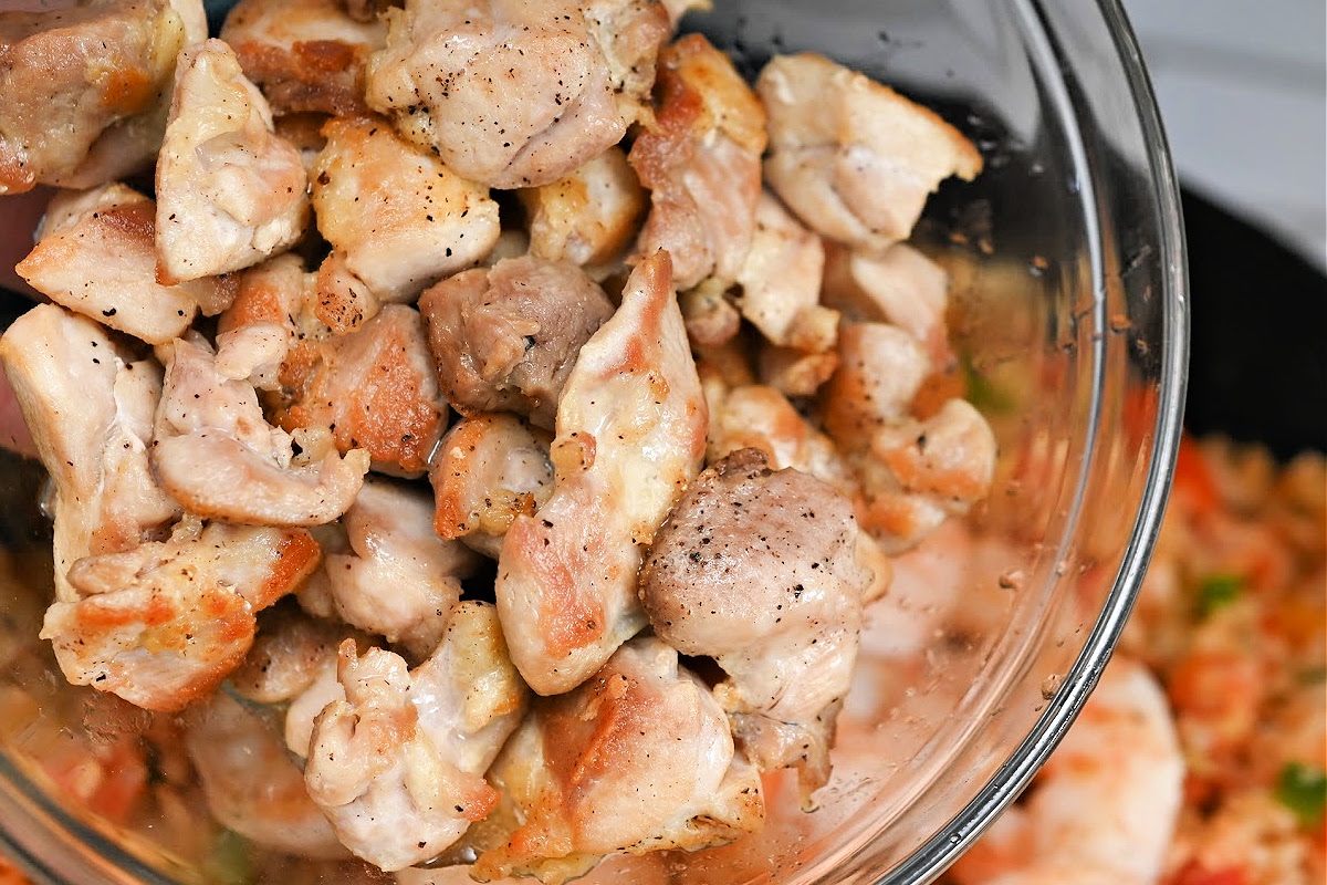 Keto Paella With Chicken & Seafood