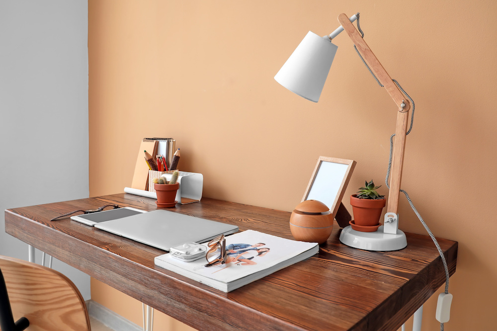 Types of Office Desks and What Sets Them Apart Stylish Desks