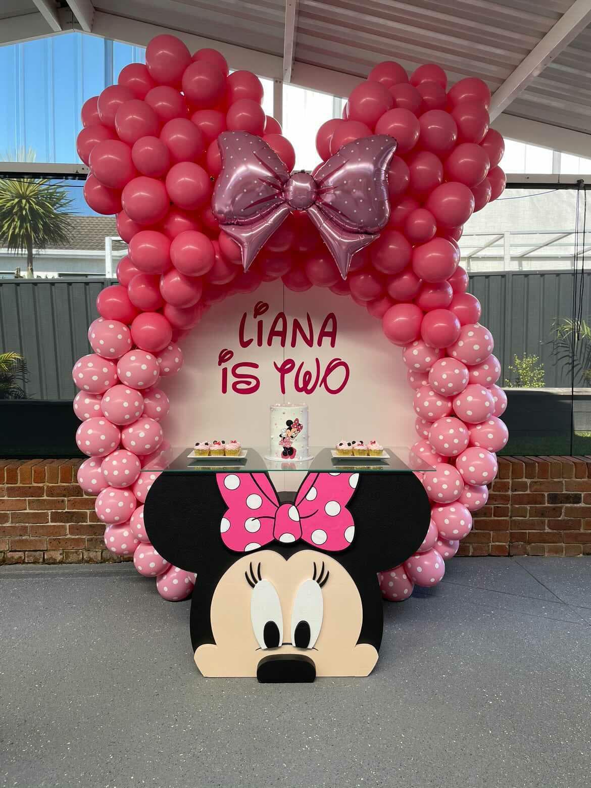 Minnie Mouse Cake Table Ideas