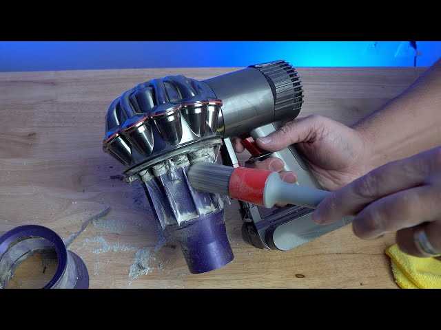 Step-by-Step Guide: How To Empty A Dyson Vacuum Cleaner - [Updated