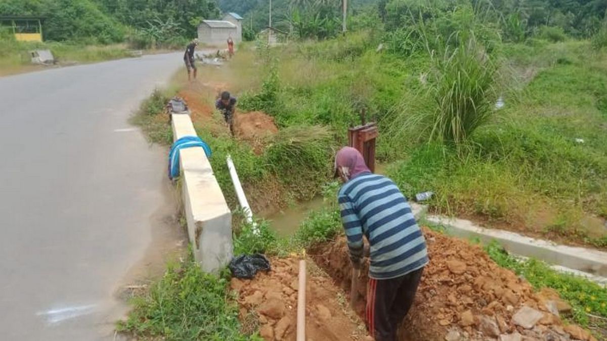 Kabel fiber optik memang jarang dikenal oleh masyarakat umum. Tanam Kabel Fiber Optik di Jemaja, Didatangkan Puluhan ...