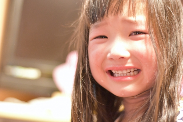 ぐずり かんしゃく 夜泣き 子どもが泣き止まないときのとっておきの秘策 Mama Love Online