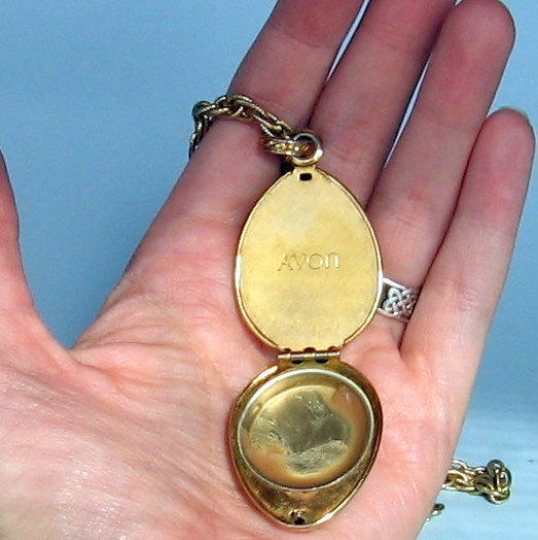 avon vintage locket necklace