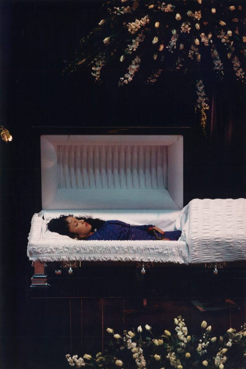 Unveiling Selena: Death Photos, Tragic Story & Enduring Legacy